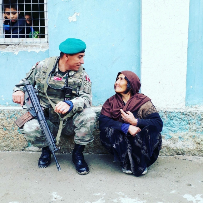 Türk askeri, görev süreci boyunca Afgan Halkı ile çok iyi ilişkiler kurdu.